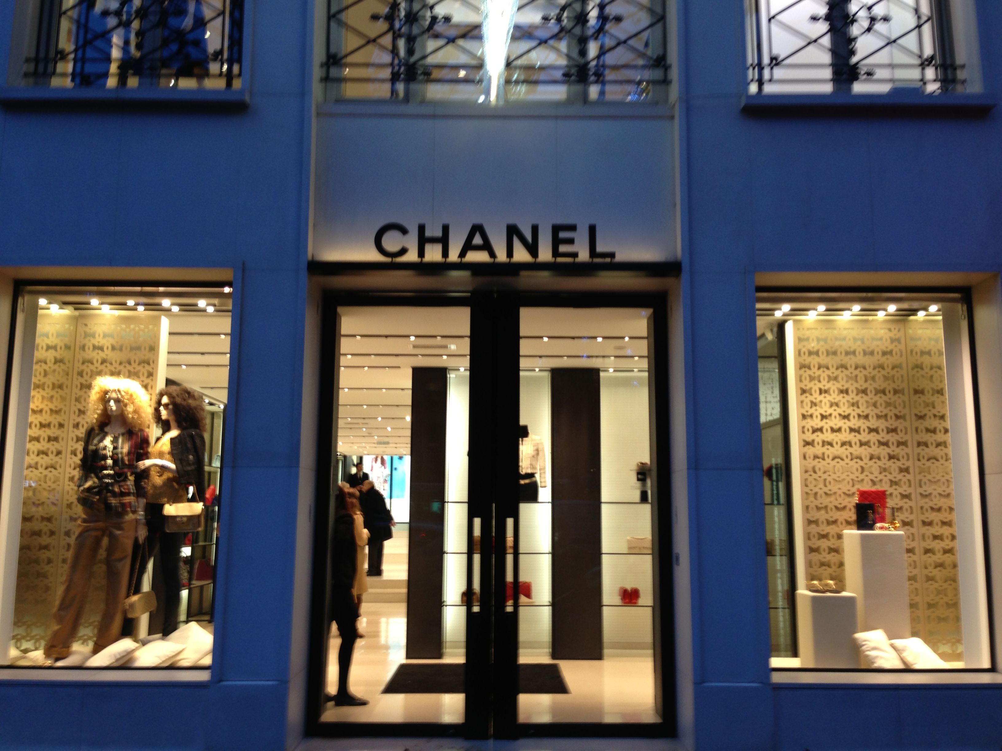 Famous Boutiques Near La Madeleine & Place Vendome